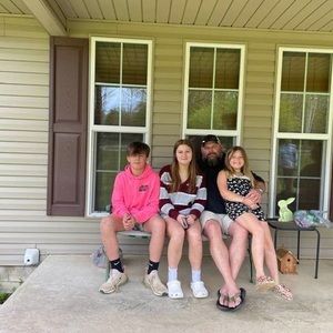 Meet your Posher, Dustin